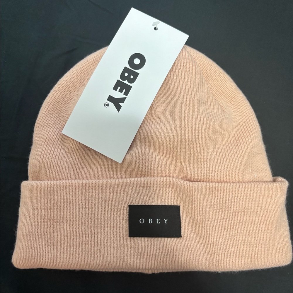 OBEY BEANIE PINK